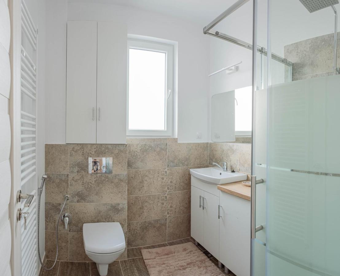 Solomon Apartments Ap 3 Sangeorgiu de Mures Exterior photo